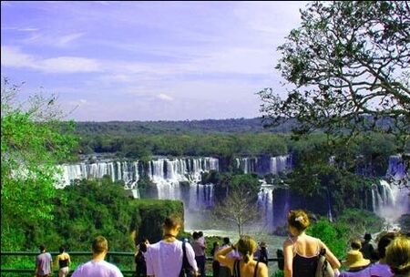 Iguaçu Falls
Brandon Barrick and Jouber Calixto
20 Apr 2003