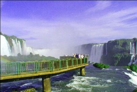 Iguaçu Falls.
Brandon Barrick and Jouber Calixto
20 Apr 2003