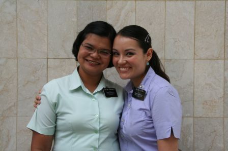 Sister Kurniawati (daughter of Sister Darci--one of the first two Indonesian Sister missionaries) and Sisiter Etter in Malang
Chad  Emmett
16 Aug 2007