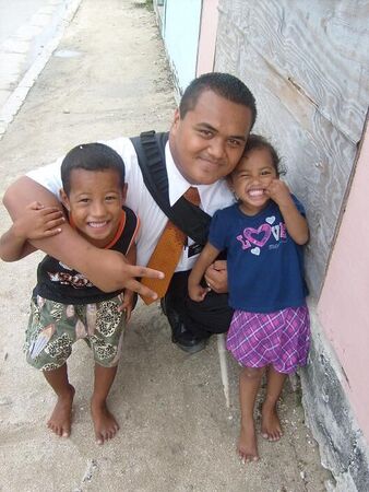 Elder Aiono with 2 beautiful Marshallese kids.
Justin Marvin Aiono
25 Nov 2007