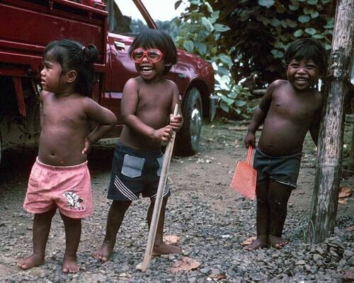 Fun loving children in a Pingalapese section of Sokehs, Pohnpei.
David  Johnson
10 Oct 2004