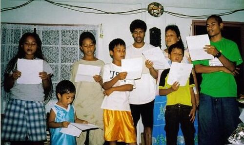 Pohnpei - Sisko Simram Family singing - Christmas 2003
BRANDON THOMAS LINDLEY
14 Jan 2007