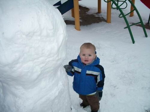 Uriah's first snowman
Dustin Doyle Robinson
14 Mar 2006