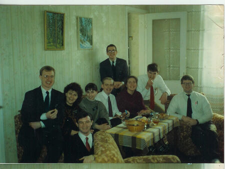 1st Moscow Missionaries after 1st transfers. Elders Robinson-Bjork, Thompson-Weyland, West-Gauer, Sisters Condie-Chudyba
Rick  Robinson
26 Feb 2004