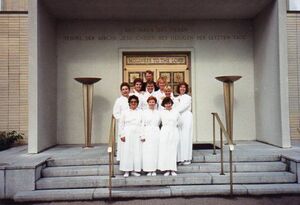 Aftere my mission in 1989 - went to Swiss Temple with converts
Jeff L Larson
22 Nov 2011