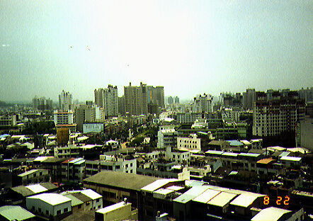 A bird's eye view of Kaohsiung (Sanmin district).
Chad 孫耀威 Snelson
22 Jun 2003