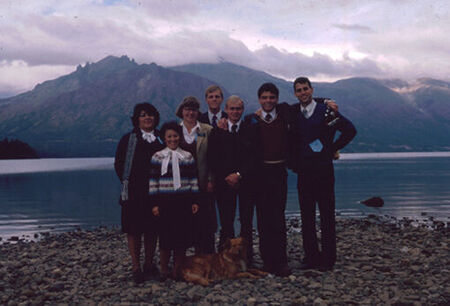 Distrito de Bariloche durante conferencia de zona al lado Lake Gutierrez - Chaya, Prieto, Yates, Wasden, Christensen, Belloni, Carsten
Keith  Carsten
08 Oct 2005