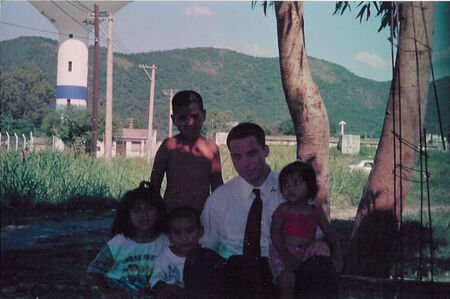 With the children of Salta
Trever D. King
02 Mar 2002