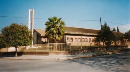 This is chapel is viewable off the main road driving into Jujuy capital.
David  Sallay
24 May 2004