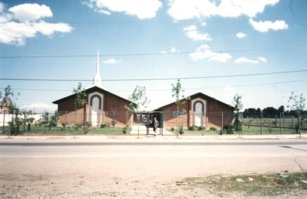 This is the chapel at the entrance of Bo Alto Comedero. It's also what pretty much every chapel looks like down there.
David  Sallay
24 May 2004