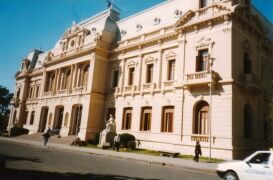 This is the casa del gobierno in Jujuy. The funny story being that a guy accused me of being an American spy when I took this picture. Yeah, like America would really spy on Jujuy...pretty building though.
David  Sallay
24 May 2004