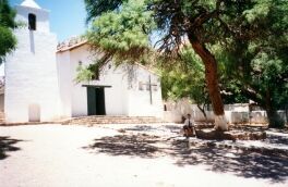 This is the little catholic chapel in Purmamarca. It's really pretty and fairly old.
David  Sallay
24 May 2004