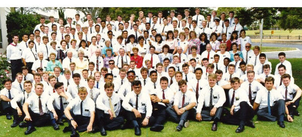 In front of the Dianella Chapel - December 1990
Eric B. Lund
28 Mar 2002