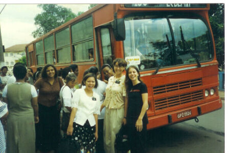 Sister C. Goncalves & Sister Wells com menbros do ramo Congonhas
Cleia  Peterson
29 Apr 2003