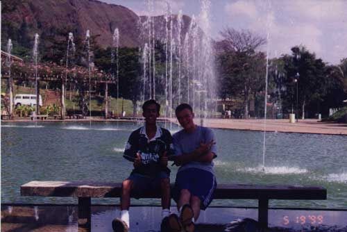 Elder Mateus e Elder Johnson no parque.
Nic  Johnson
08 Feb 2002