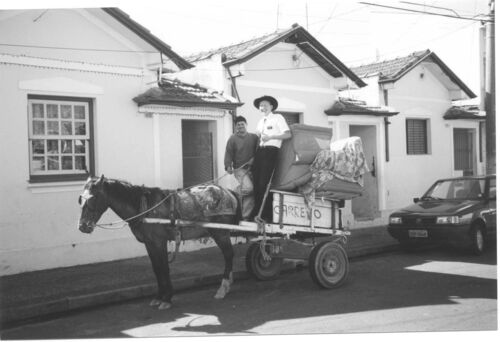 Elder Brenton McDonough and the new couches for Rio Claro 2, click the picture again for full view
Aaron  Austin
26 Apr 2002