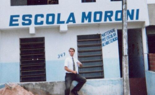 Here's a pic of the Moroni School run by two members in Aracaju, Sergipe.
Matt  Jenson
01 Jun 2003