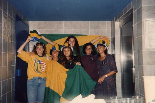 Sisteres: Hyde,Guindo,Pinto,Alonso,de Souza e Igari. No dia que o Brasil foi tetra!!!!!!!!!
Gilmara Cristiane de Souza
03 Aug 2006