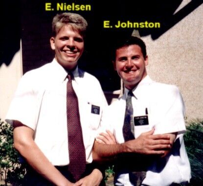 E. Johnston e eu.  Companheiro de E. Johnston era E. Chumley.
Lyle Richard Nielsen
21 Nov 2003