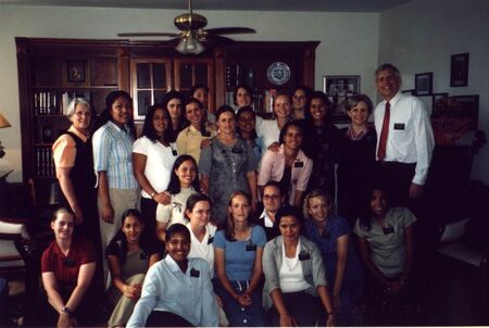 Presidente  e Sister Marriott e Sisteres da Missão Interlagos em 04/2004
PAULINEI DE JESUS
07 May 2004