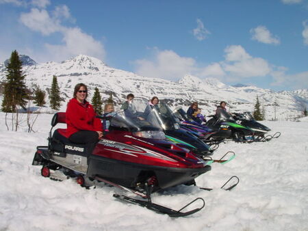 In the summer we like to hike in Thompson Pass but in the winter the snow is 12 feet deep.
Stephen D. C. Tait
22 Oct 2004