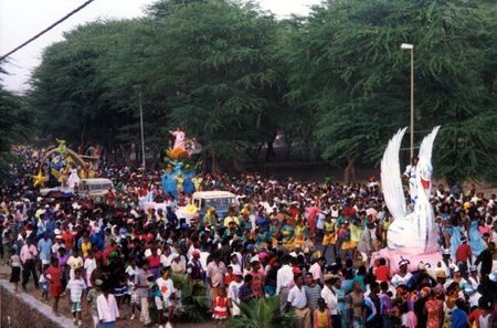 Carnaval parade at Praia, Santiago.
Darin  DeMille
16 Dec 2002