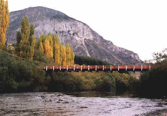 A view of a bridge over Rio Simpson near Coyhaique.
Nick Barrett
31 May 2006