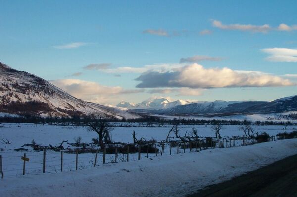 A gorgeous view of the road to Pto. Natales from Punta Arenas in winter.
Nick Barrett
31 May 2006