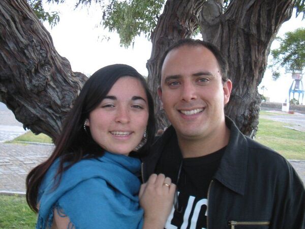 Hola a todos!!!!.... aquí estoy junto a mi esposa. Estamos en un parque en Antofagasta. Saludos...
Aldo Andrés Quelopana
06 May 2007