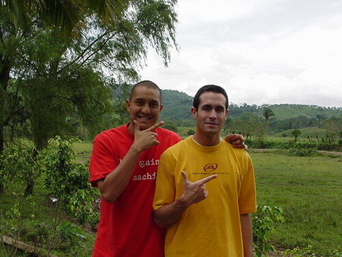 esta foto la saque en la  mi finca (..parcela??) el que esta conmigo es el misionero que nos bautizo (el es el culpable.. ja ja ja ja)
juan manuel victorio
04 Mar 2002