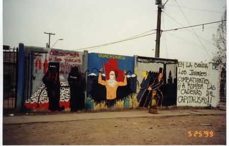 One of Santiago's famed población murals.  Taken in Comuna El Bosque on Los Morros near Lo Martinez.
Duane Alexander Quistberg
03 Jun 2004