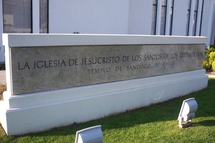 Santiago Temple - sign at front of the temple - Oct. 1, 2010
Gary V. Davis
02 Oct 2010