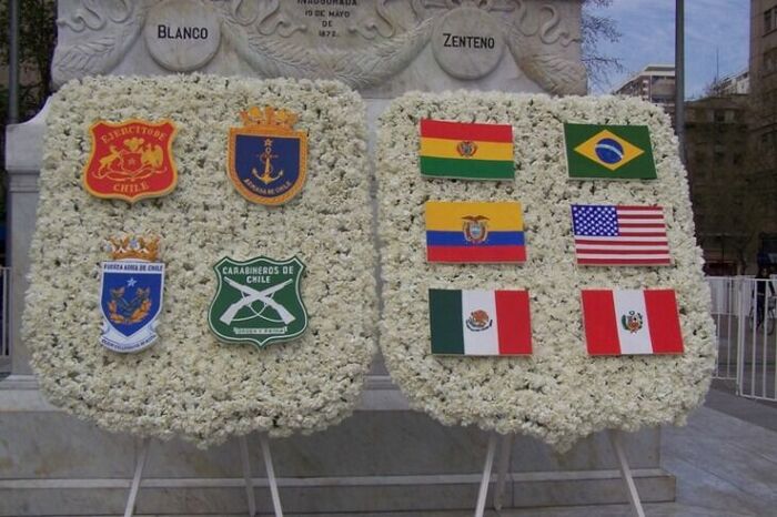 18 de septiembre de 2010 - The symbols of the four branches of the Chilean military and the flags of countries with representatives at the Bicentennial event.
Gary V. Davis
06 Oct 2010