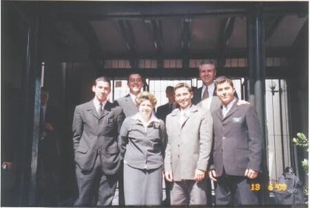 despues de la ultima conferencia de zonas
alli estan elder salar, elder rioseco eloder lillo y yo Elder Huenchuñir junto al presidente y la Hna canals
Jaime Andres Huenchuñir
02 Aug 2003