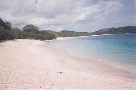 This is one nice beach!  On my trip back to the C.R. I spent most of the day here... Gorgeous!
Marc S Pickering
04 Sep 2003