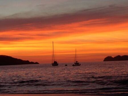 Sunset at Playa Hermosa in Guanacaste
Roger King Hadley
16 Feb 2004