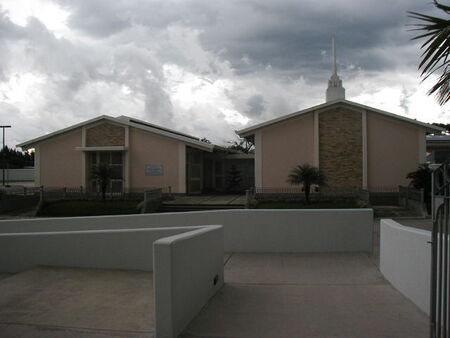 Capilla Belén 2005 - Antes se llamaba capilla Flores, es la que está detrás del Templo
Francisco Arturo Muñoz
31 Aug 2005