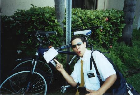 In Miami a policeman did sanction to the bicycle !!! Man !! jaajja obviosly... was not authorized ! lol
Leobardo  Montero Aguayo
27 Sep 2004