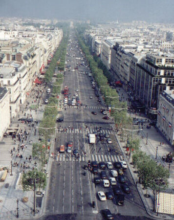 View down the Champs-Elysées to Place de la Concorde (from l'Arc de Triomphe)
Justin B. Hill
03 Dec 2003