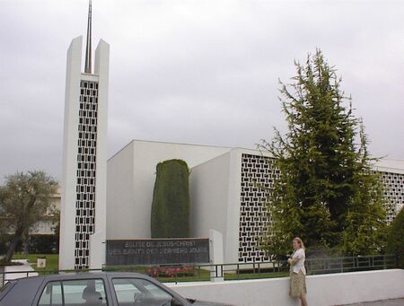 L'église de Nice, printemps 1999. Qu'il fait toujours beau à Nice !
Russell Rulon Bateman
09 Jan 2004