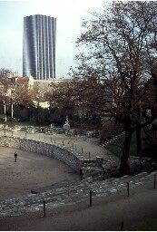 Les Arenes de Lutece, with 20th century tower and typical french row housing in between.
Fred J. Clark
18 Feb 2006