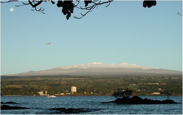 Taken in Jan 2002 from Coconut Island in Hilo Bay
Chris  Harrison
24 Sep 2002