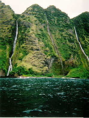 2002 views of the Hamakua Coast near Waipio Valley.  After mission Kayak trips are the best!
Chris  Harrison
24 Sep 2002