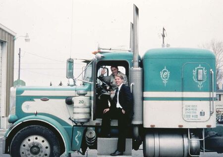 Elders Schwarz and Vogt transfer to Boise Office 1982 by Truck!
Phillip  Vogt (Weyers)
25 Sep 2006