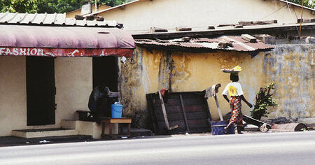 on vendent de l'eau et les bananes
Korey Payne
06 Mar 2002