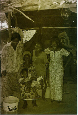 Famille Zadi a cote de la chapelle, la dedicace de la chapelle
Benjamin Christopher Oates
21 Nov 2003