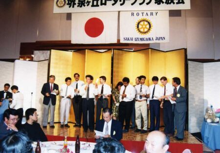 Malone Choro and I at the Sakai Izumigaoka Rotary Club family night.
Stephen  Templin
31 May 2006