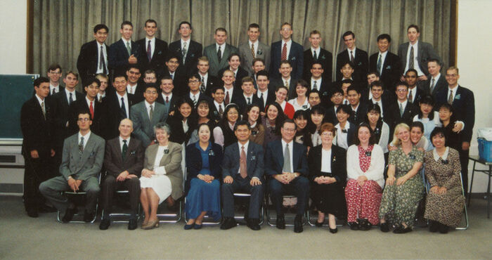 This was taken at the half-mission conference in September 1997. If you were in the southern part of the mission then, you're probably in this picture.
Maren  Hunt
11 Jun 2004