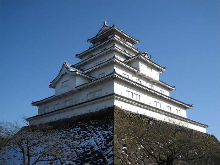 Tsurugajo Castle in Aizu taken in March of 2006.
Trevor Lane Newcomer
07 May 2006