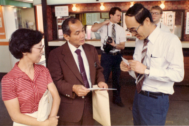 President Sakai greets President and Sister Shimabukuro
Christopher F. Barnes
28 Nov 2006